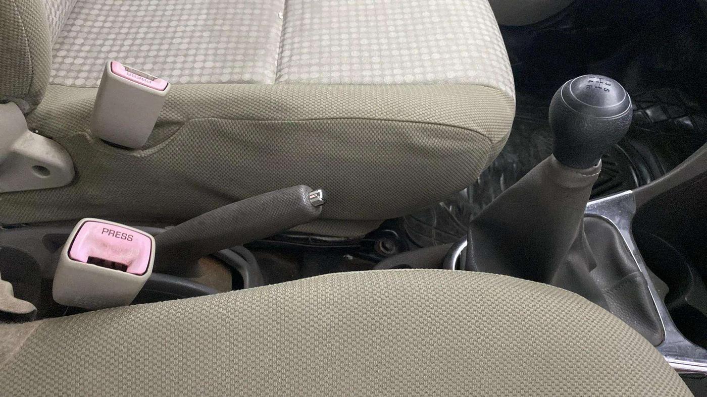 2014 Toyota Etios V, Petrol, Manual, 73,091 km, Gear Lever