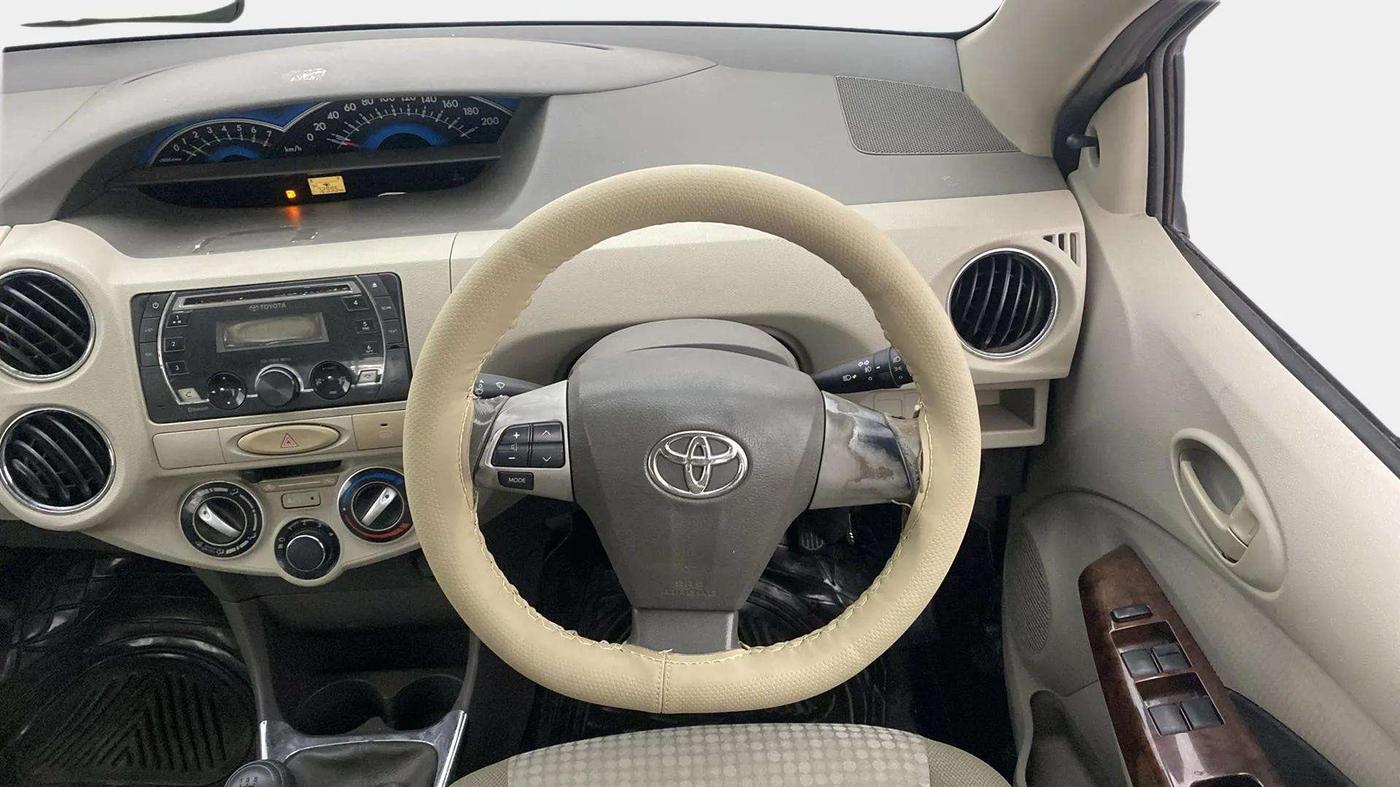 2014 Toyota Etios V, Petrol, Manual, 73,091 km, Steering Wheel Close Up