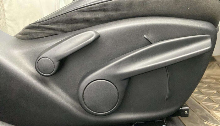 2018 Jeep Compass LIMITED (O) 1.4 PETROL AT, Petrol, Automatic, 36,736 km, Driver Side Adjustment Panel