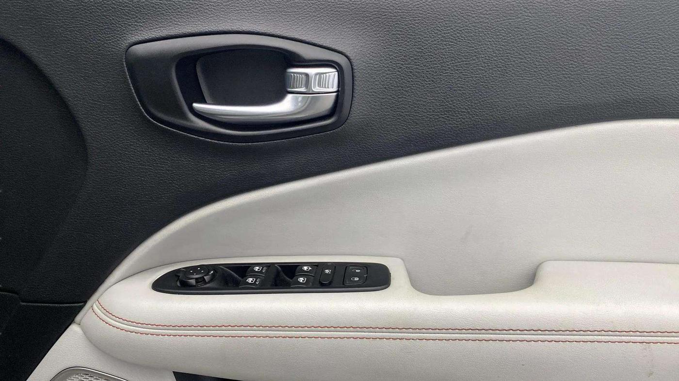2018 Jeep Compass LIMITED (O) 1.4 PETROL AT, Petrol, Automatic, 36,736 km, Driver Side Door Panels Control