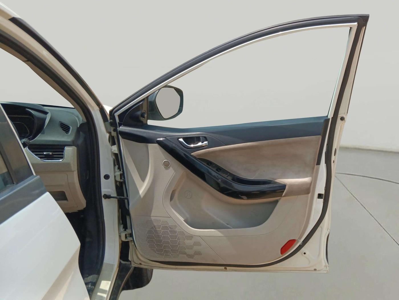 2021 Tata NEXON XZA PLUS DIESEL, Diesel, Automatic, 58,310 km, RHS Front Door