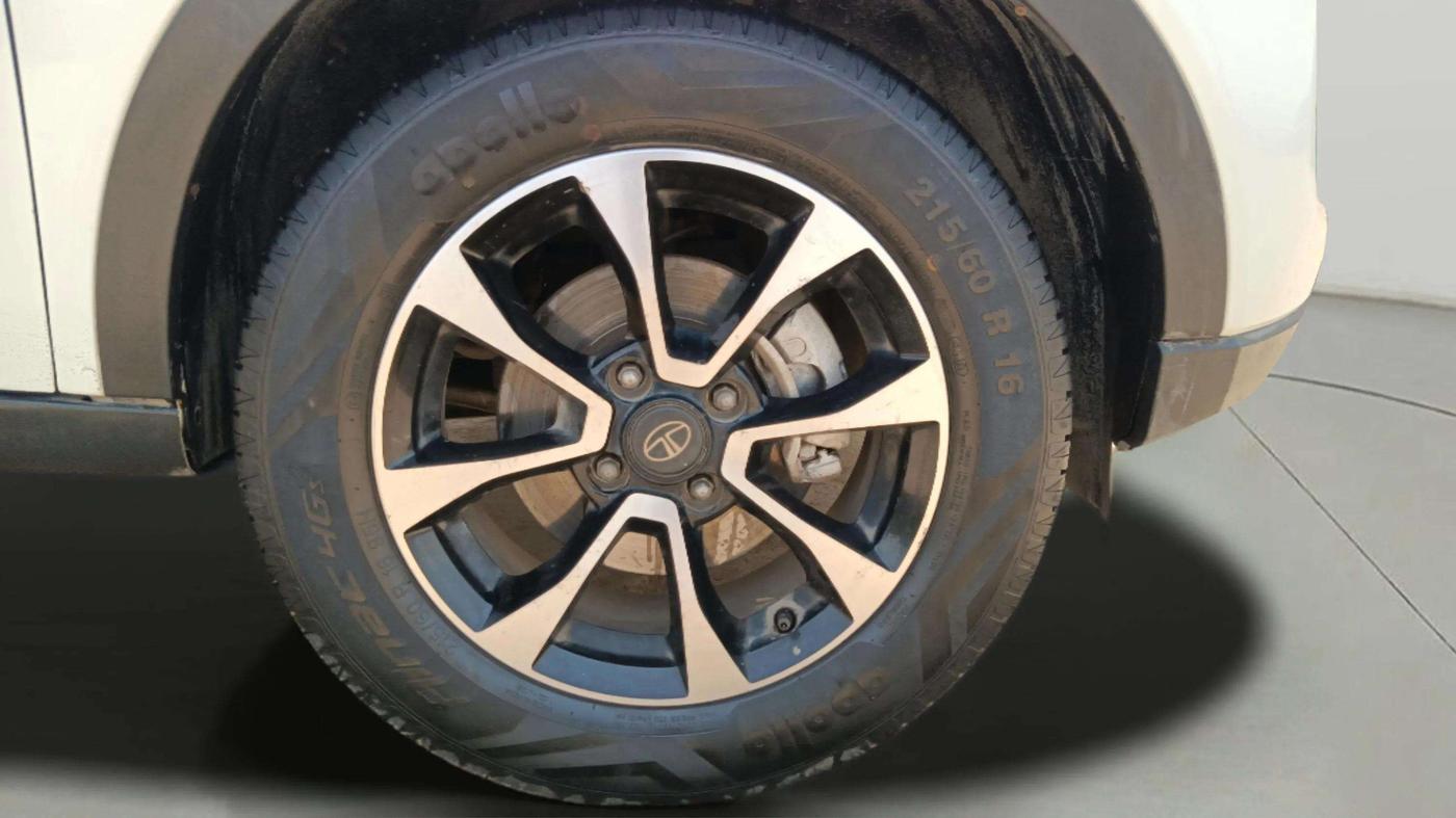 2021 Tata NEXON XZA PLUS DIESEL, Diesel, Automatic, 58,310 km, Right Front Wheel