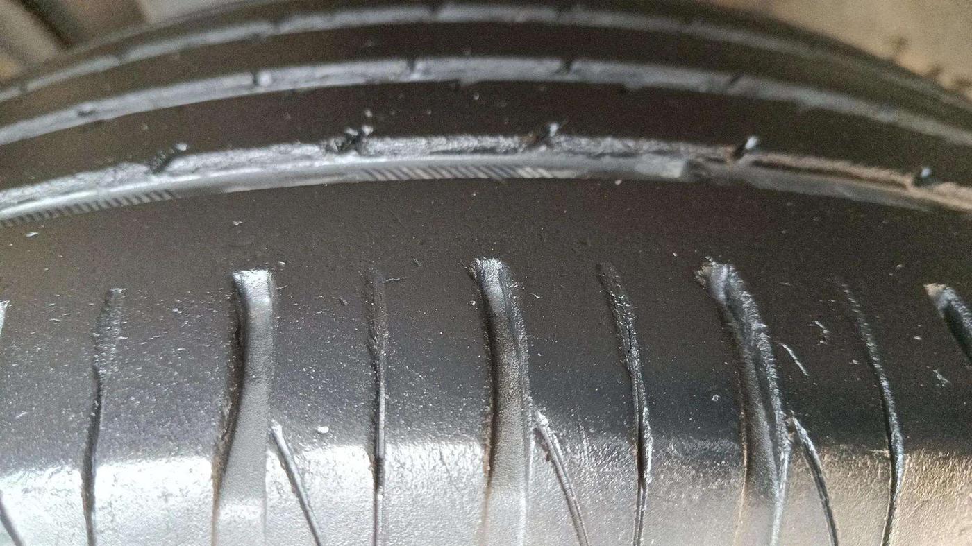 2021 Tata NEXON XZA PLUS DIESEL, Diesel, Automatic, 58,310 km, Left Front Tyre Tread