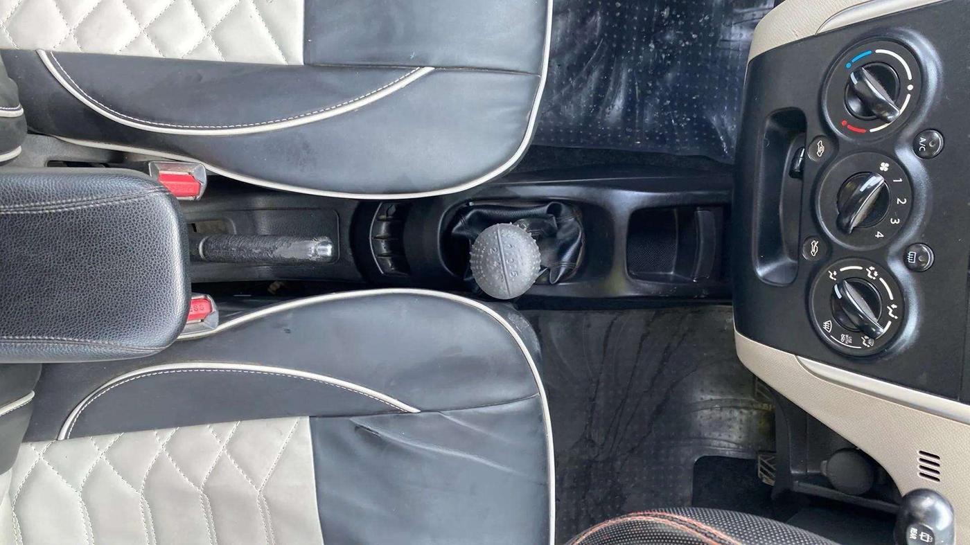 2015 Maruti Wagon R 1.0 VXI, Petrol, Manual, 82,614 km, Gear Lever