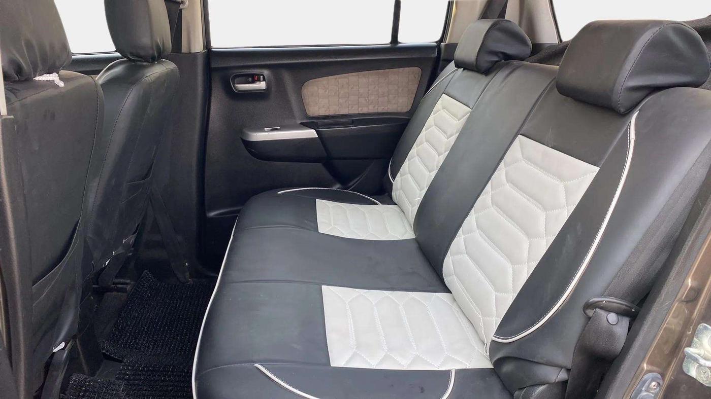 2015 Maruti Wagon R 1.0 VXI, Petrol, Manual, 82,614 km, Right Side Rear Door Cabin