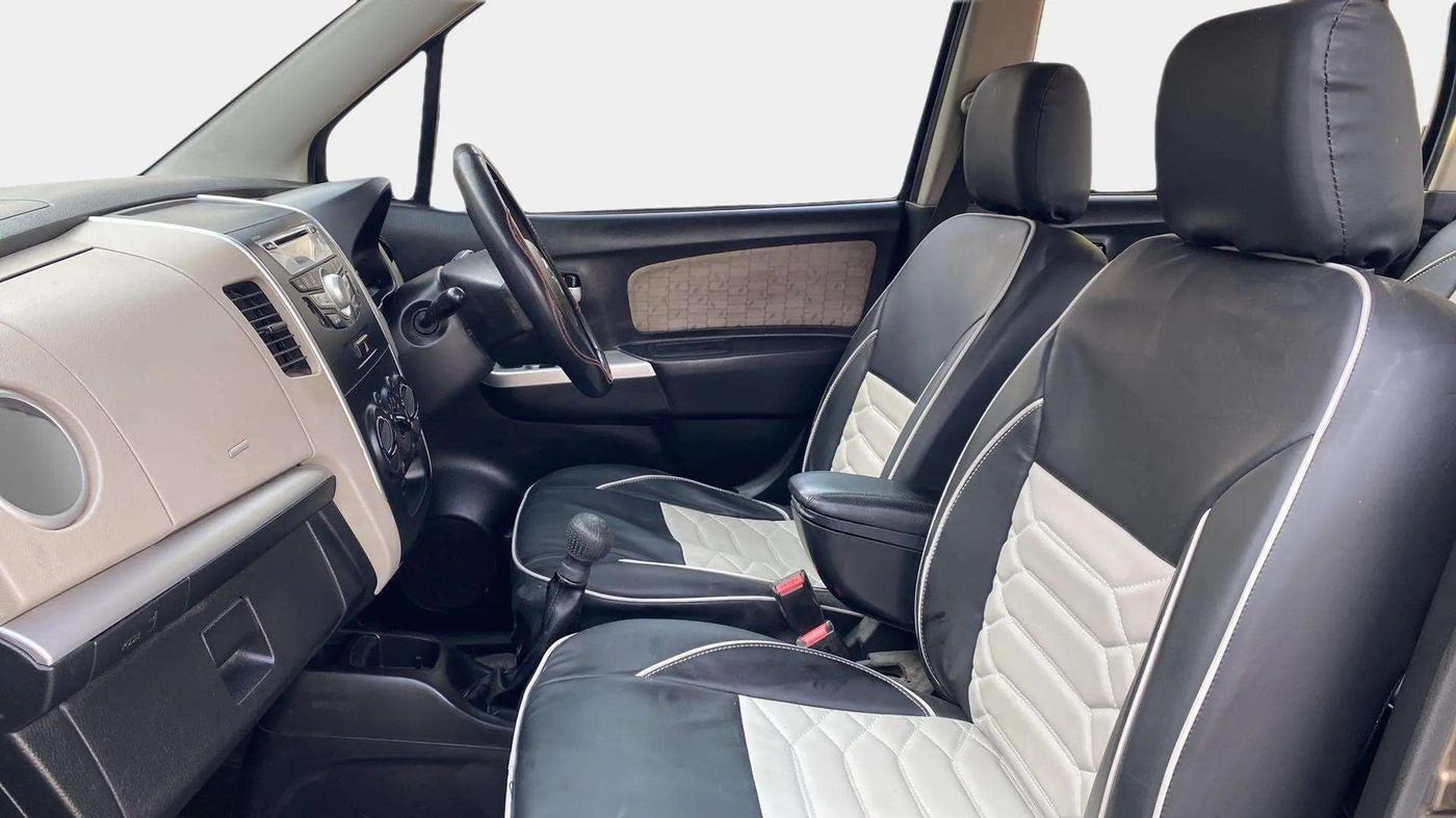 2015 Maruti Wagon R 1.0 VXI, Petrol, Manual, 82,614 km, Right Side Front Door Cabin
