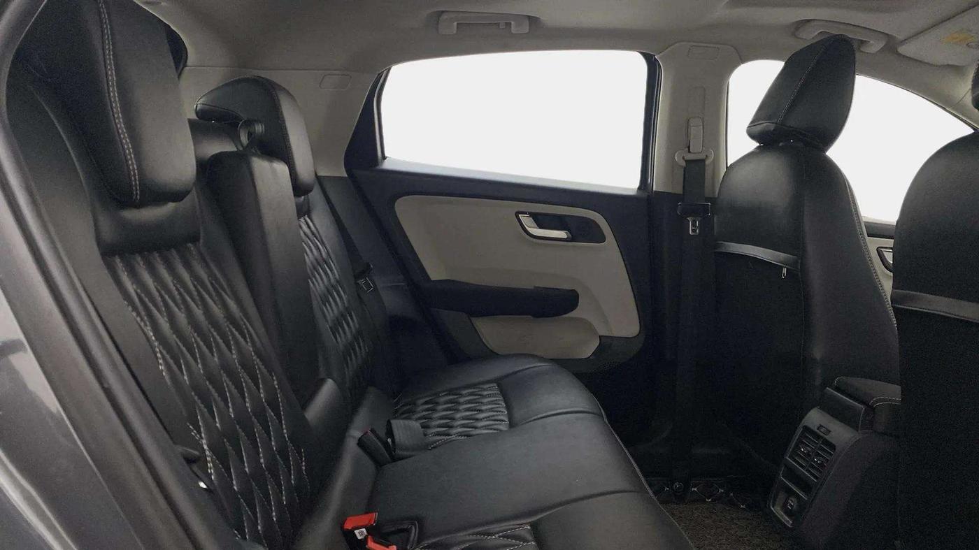 2023 Tata ALTROZ XZ Plus Sunroof i-Turbo , Petrol, Manual, 12,985 km, Right Side Rear Door Cabin