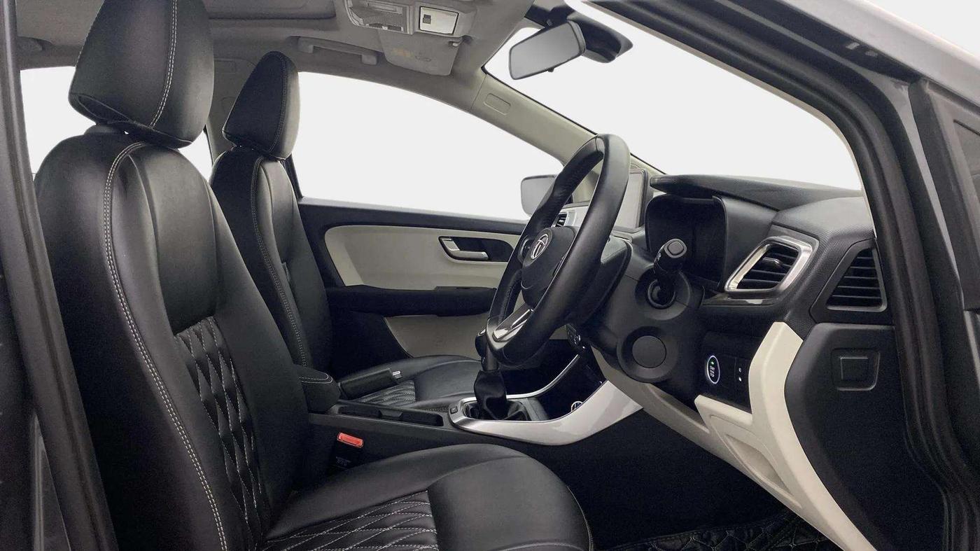 2023 Tata ALTROZ XZ Plus Sunroof i-Turbo , Petrol, Manual, 12,985 km, Right Side Front Door Cabin