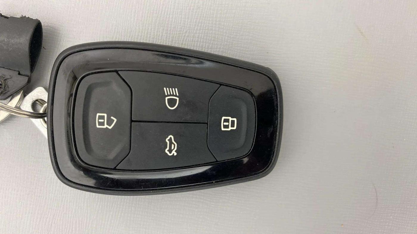 2023 Tata ALTROZ XZ Plus Sunroof i-Turbo , Petrol, Manual, 12,985 km, Key Close Up