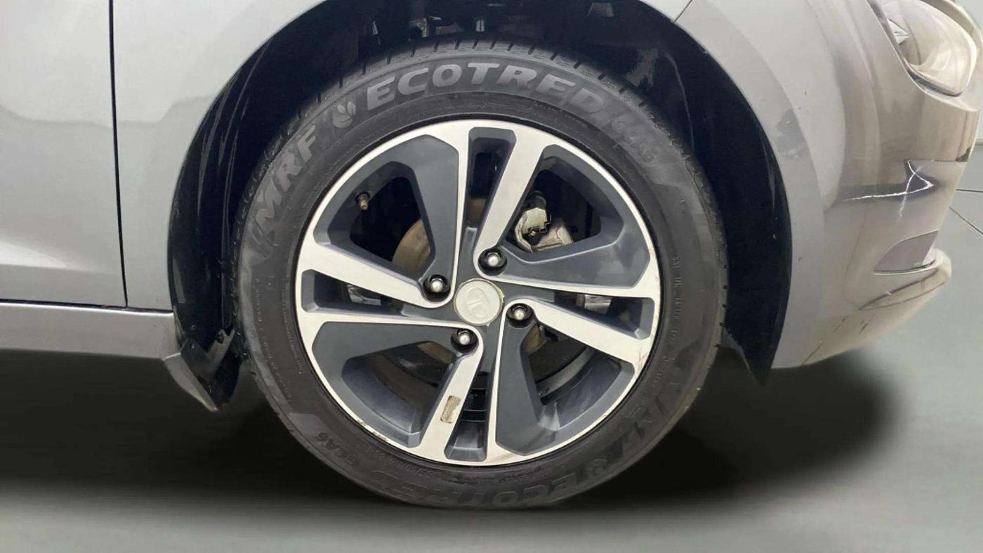 2023 Tata ALTROZ XZ Plus Sunroof i-Turbo , Petrol, Manual, 12,985 km, Right Front Wheel