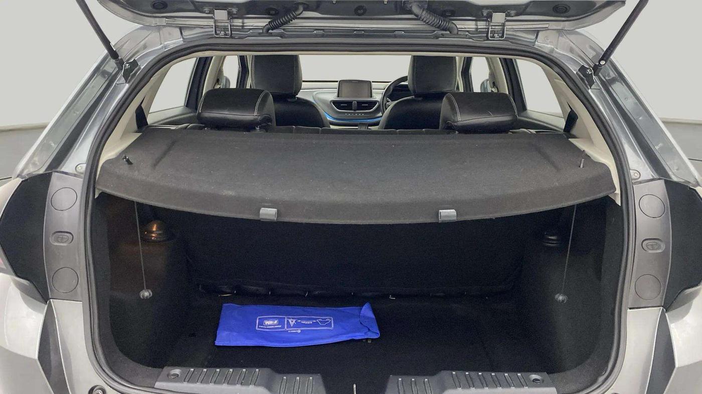 2023 Tata ALTROZ XZ Plus Sunroof i-Turbo , Petrol, Manual, 12,985 km, Boot Open Zoomed View