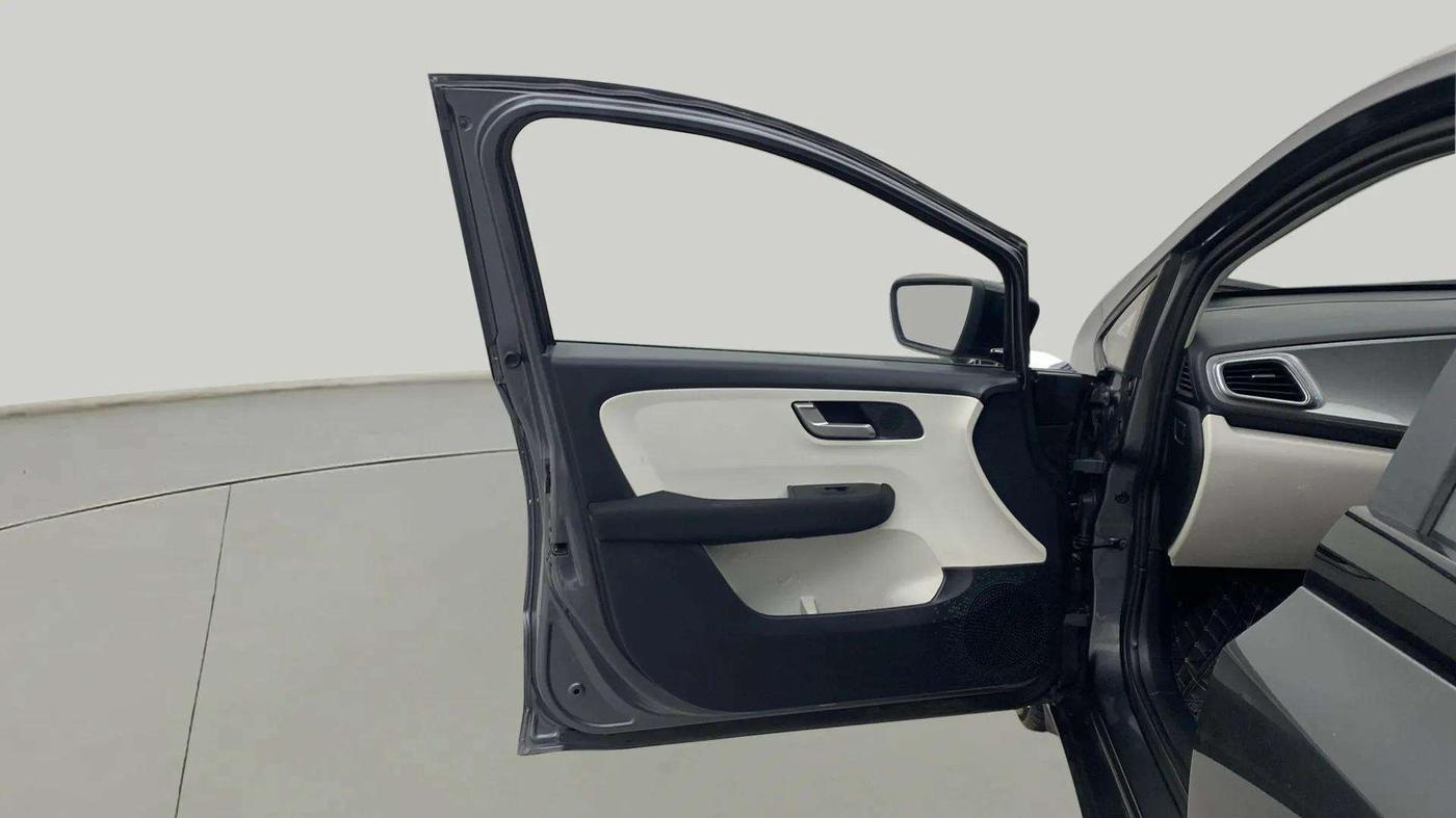 2023 Tata ALTROZ XZ Plus Sunroof i-Turbo , Petrol, Manual, 12,985 km, LHS Front Door