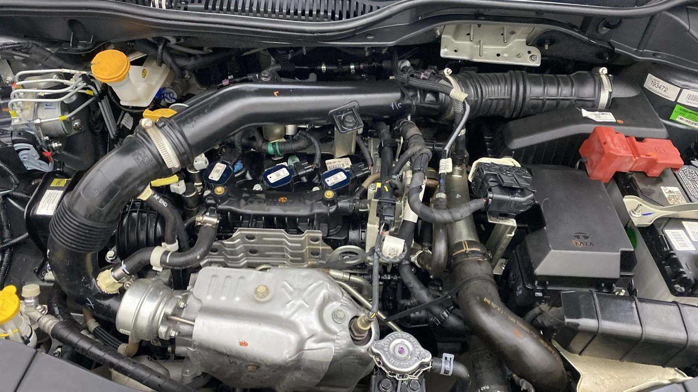 2023 Tata ALTROZ XZ Plus Sunroof i-Turbo , Petrol, Manual, 12,985 km, Engine View