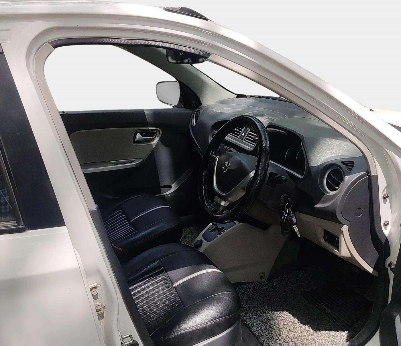 2018 Maruti Alto K10 VXI AMT, Petrol, Automatic, 80,421 km, Right Side Front Door Cabin