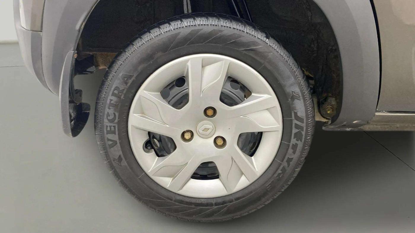 2021 Renault Kwid RXT 1.0 (O), Petrol, Manual, 47,176 km, Right Rear Wheel