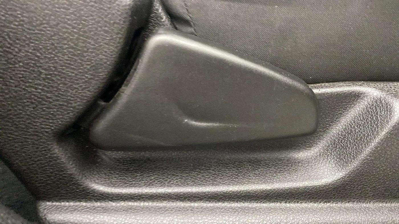 2021 Renault Kwid RXT 1.0 (O), Petrol, Manual, 47,176 km, Driver Side Adjustment Panel