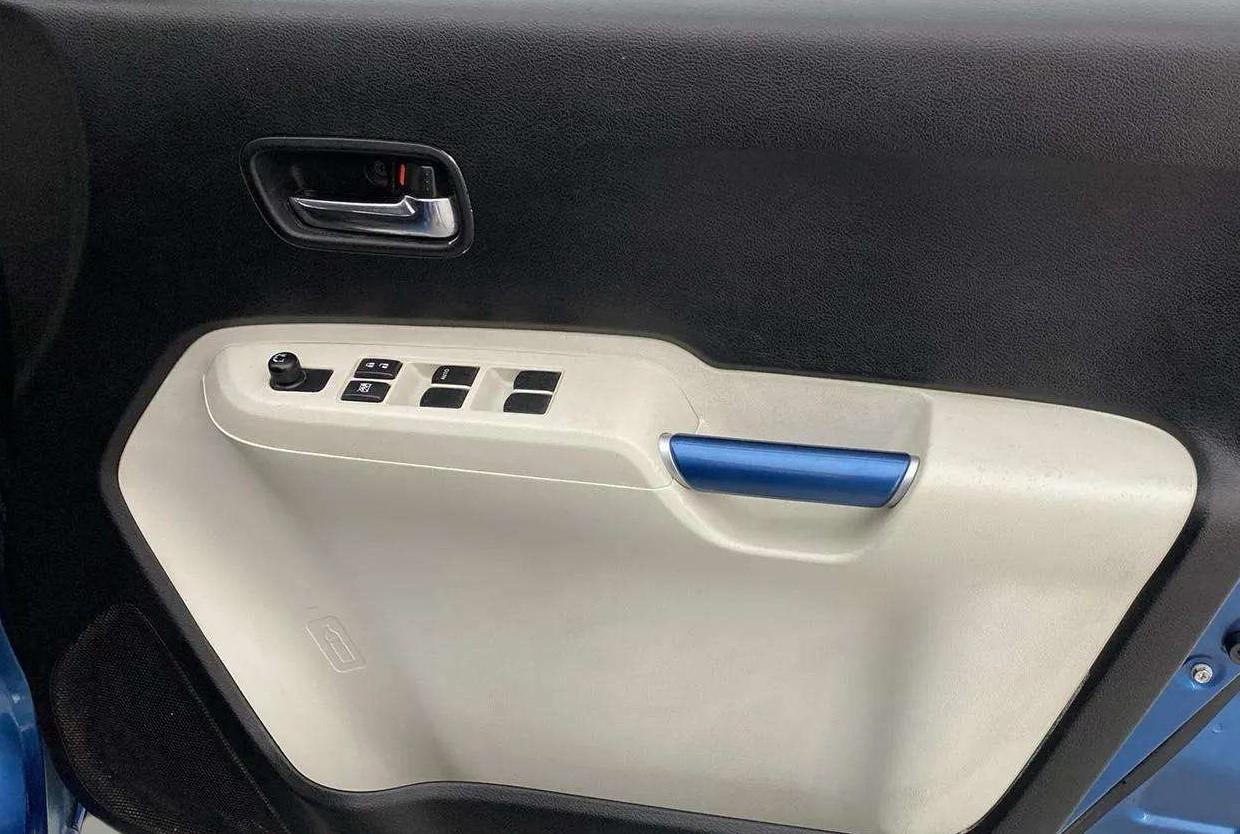 2017 Maruti IGNIS DELTA 1.2 AMT, Petrol, Automatic, 39,630 km, Driver Side Door Panels Control
