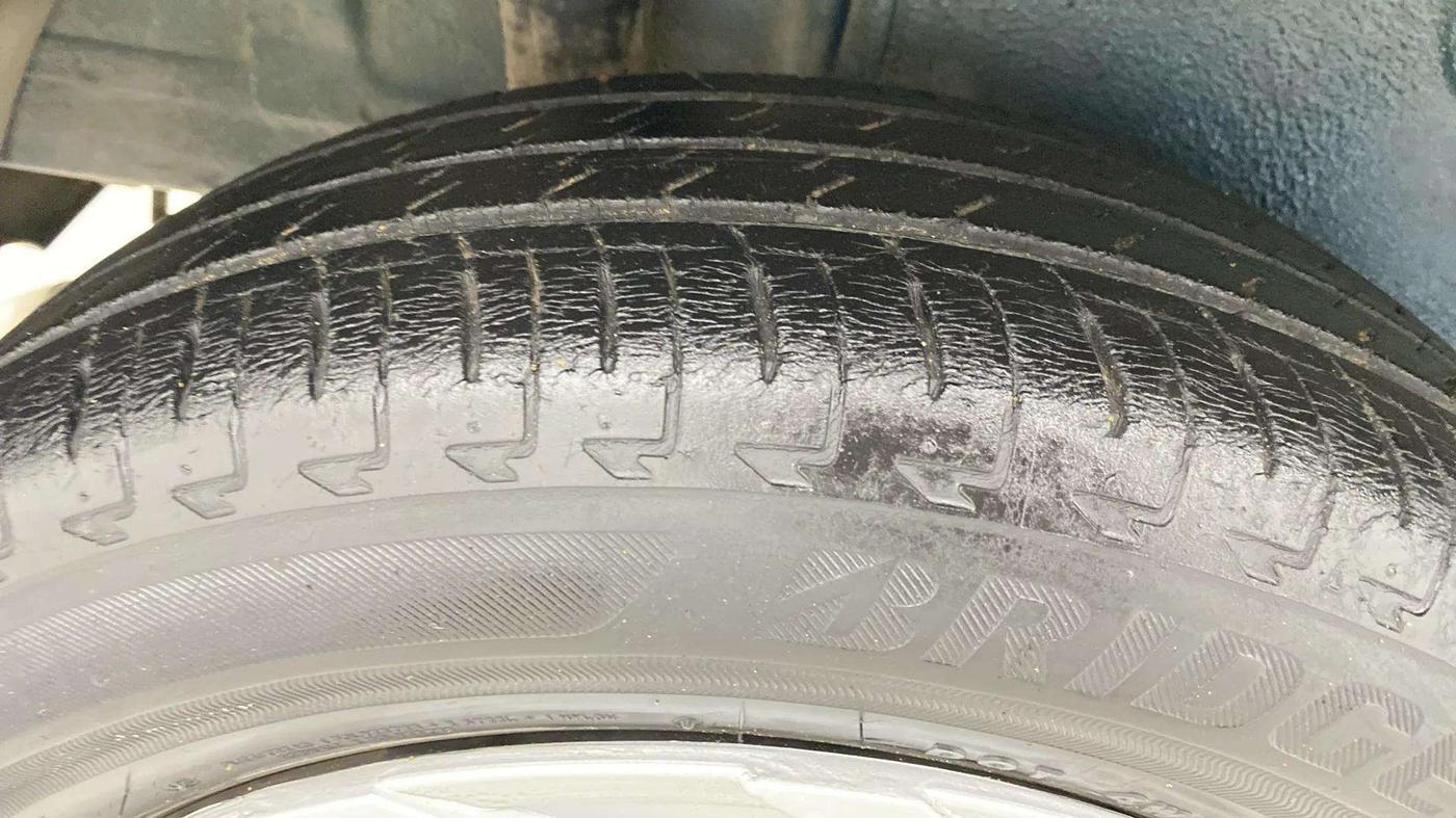 2017 Maruti IGNIS DELTA 1.2 AMT, Petrol, Automatic, 39,630 km, Right Rear Tyre Tread