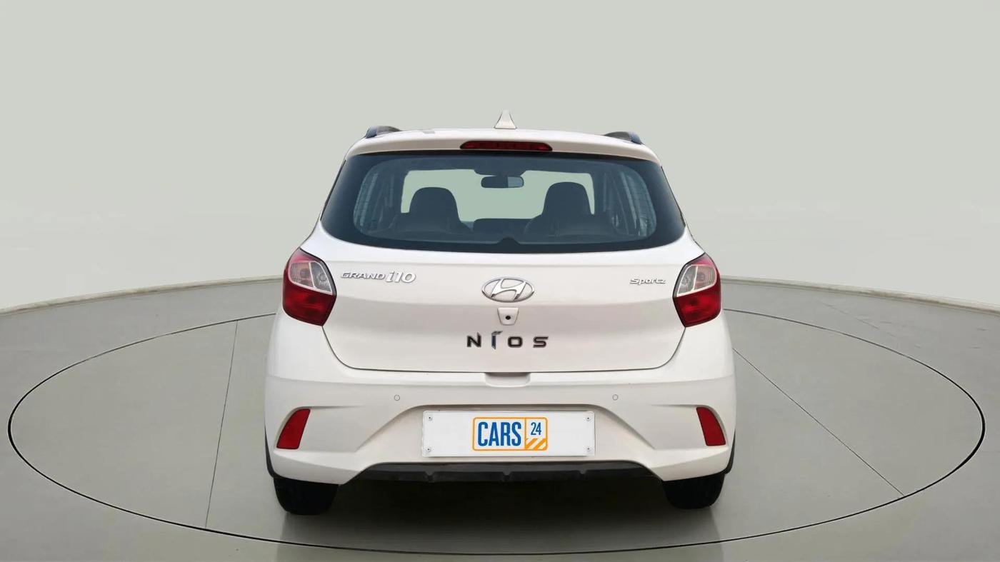 2022 Hyundai GRAND I10 NIOS SPORTZ 1.2 KAPPA VTVT, Petrol, Manual, 10,202 km, Back/Rear
