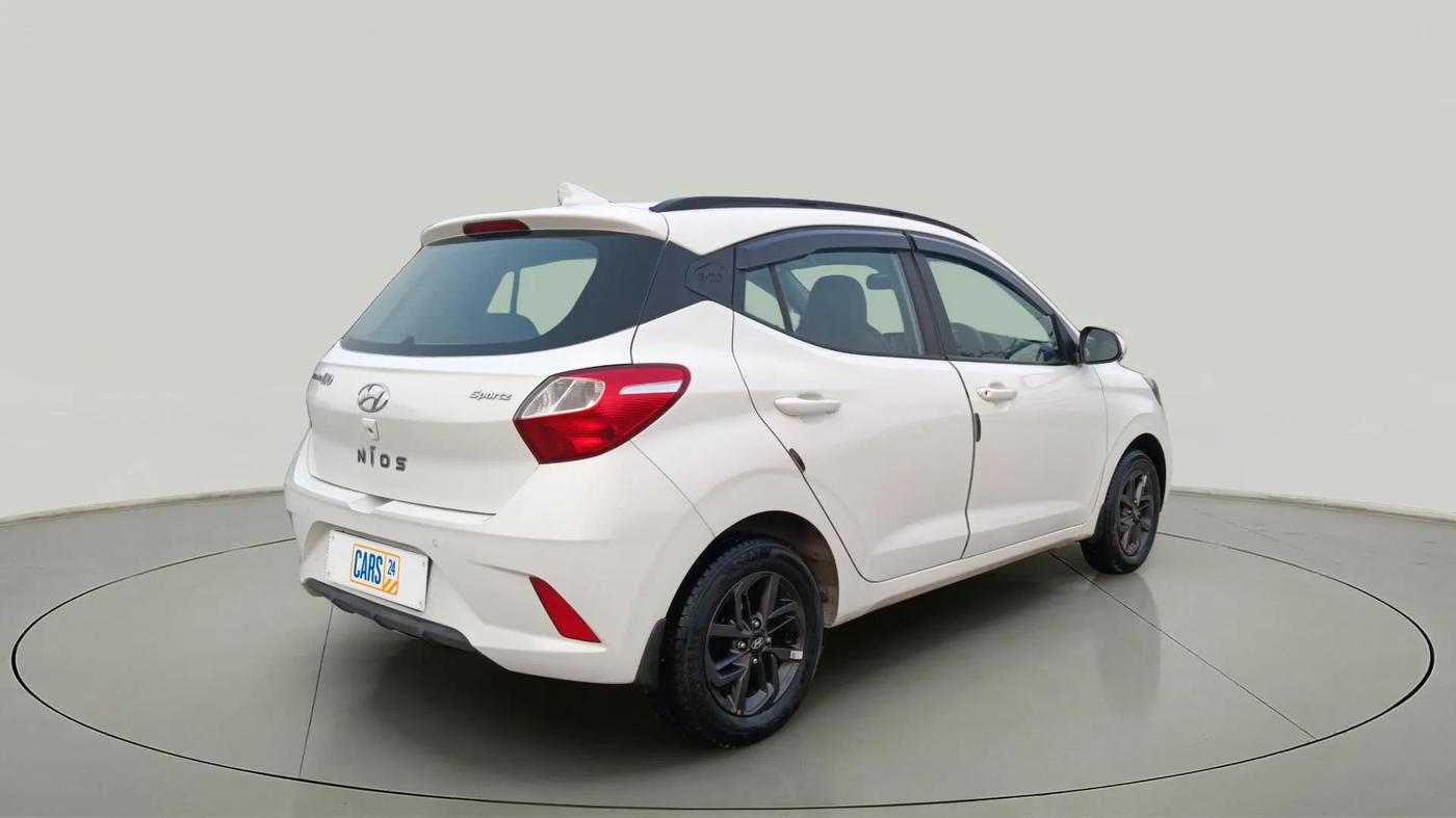 2022 Hyundai GRAND I10 NIOS SPORTZ 1.2 KAPPA VTVT, Petrol, Manual, 10,202 km, Right Back Diagonal