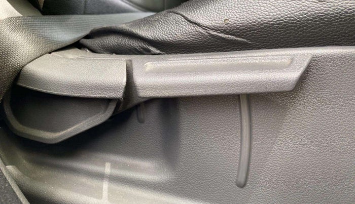 2023 Hyundai GRAND I10 NIOS SPORTZ AMT 1.2 KAPPA VTVT, Petrol, Automatic, 28,571 km, Driver Side Adjustment Panel