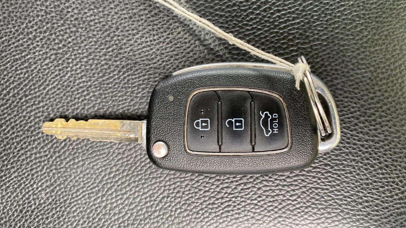 2023 Hyundai GRAND I10 NIOS SPORTZ AMT 1.2 KAPPA VTVT, Petrol, Automatic, 28,571 km, Key Close Up