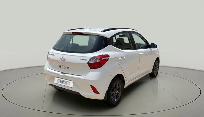 2023 Hyundai GRAND I10 NIOS SPORTZ AMT 1.2 KAPPA VTVT, Petrol, Automatic, 28,571 km, Right Back Diagonal