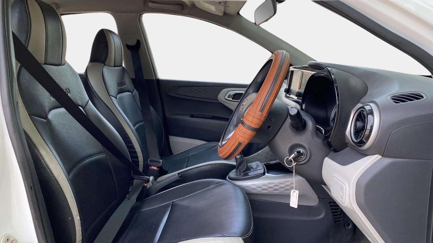 2023 Hyundai GRAND I10 NIOS SPORTZ AMT 1.2 KAPPA VTVT, Petrol, Automatic, 28,571 km, Right Side Front Door Cabin