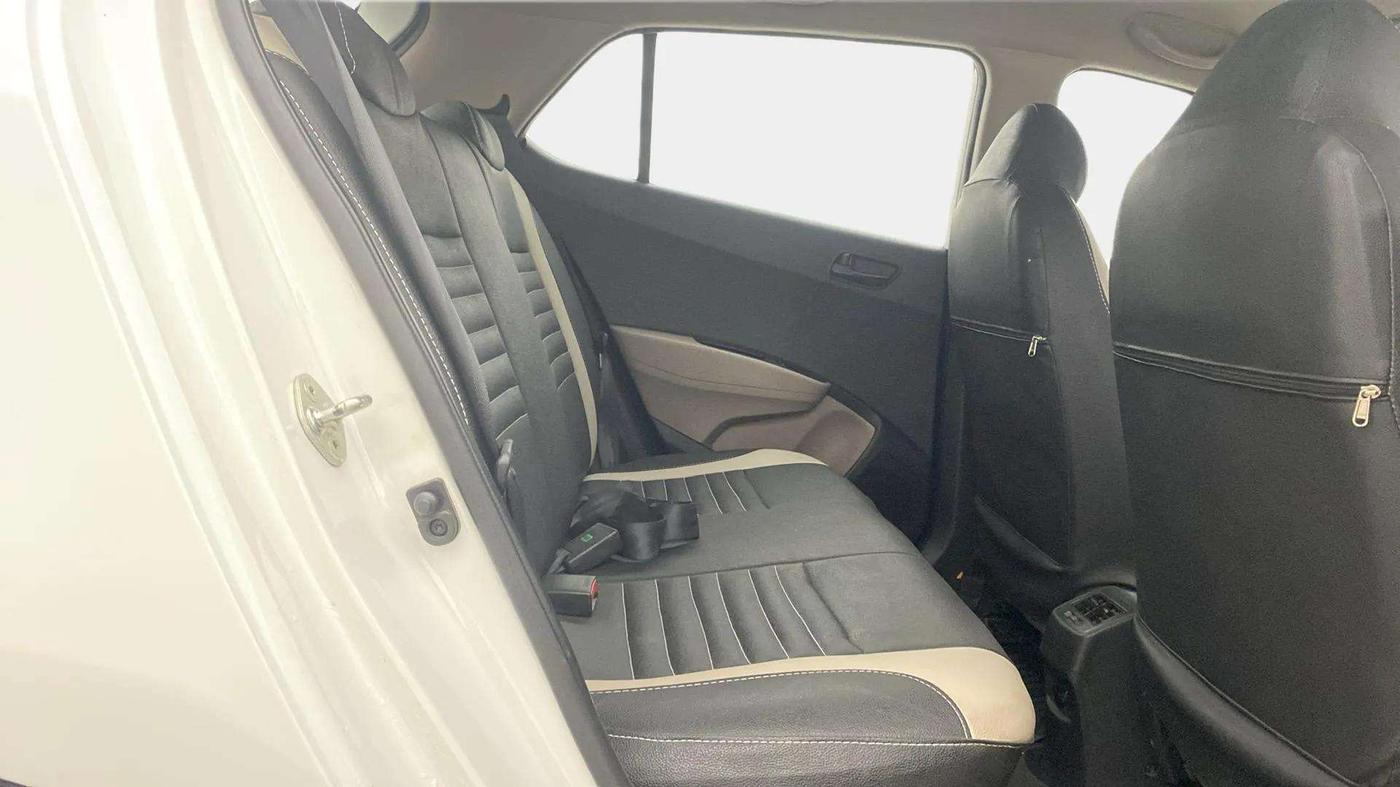 2018 Hyundai Grand i10 MAGNA AT 1.2 KAPPA VTVT, Petrol, Automatic, 51,650 km, Right Side Rear Door Cabin