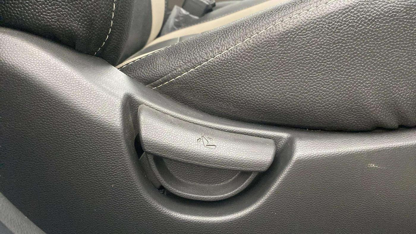 2018 Hyundai Grand i10 MAGNA AT 1.2 KAPPA VTVT, Petrol, Automatic, 51,650 km, Driver Side Adjustment Panel