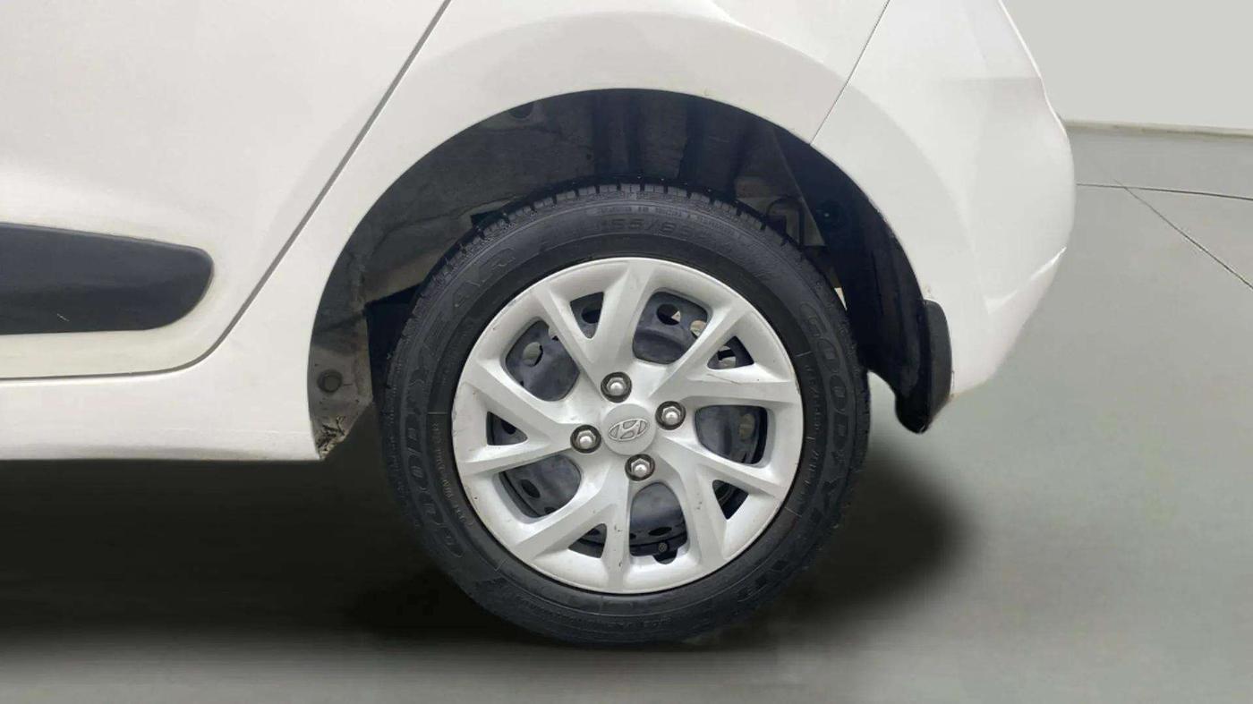 2018 Hyundai Grand i10 MAGNA AT 1.2 KAPPA VTVT, Petrol, Automatic, 51,650 km, Left Rear Wheel