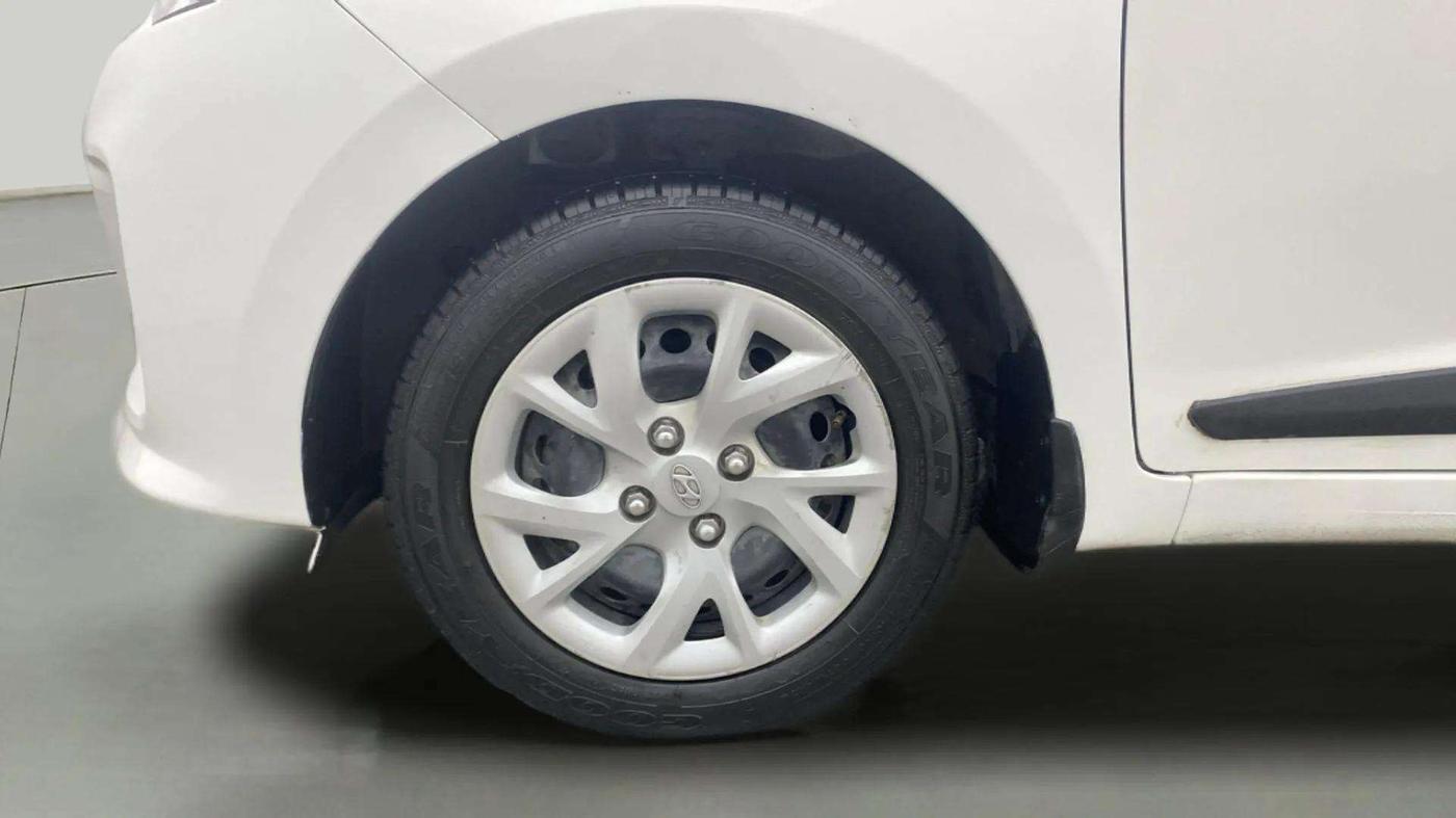 2018 Hyundai Grand i10 MAGNA AT 1.2 KAPPA VTVT, Petrol, Automatic, 51,650 km, Left Front Wheel
