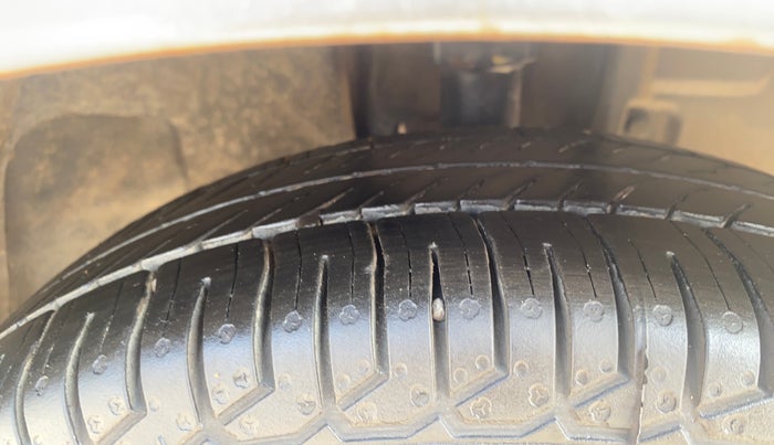 2019 Datsun Redi Go A, CNG, Manual, 61,615 km, Right Front Tyre Tread