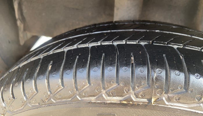 2019 Datsun Redi Go A, CNG, Manual, 61,615 km, Right Rear Tyre Tread