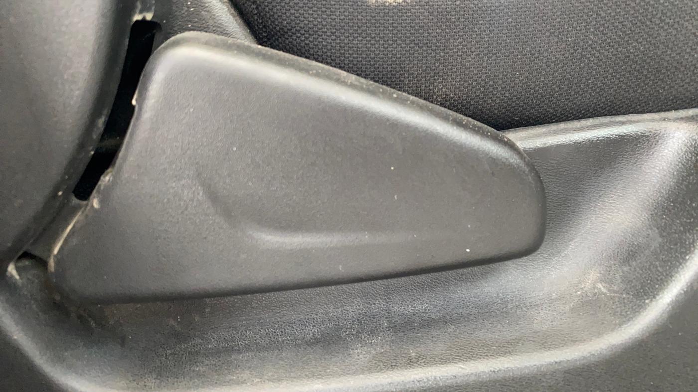 2019 Datsun Redi Go A, CNG, Manual, 61,615 km, Driver Side Adjustment Panel