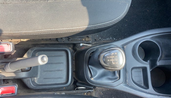 2019 Datsun Redi Go A, CNG, Manual, 61,615 km, Gear Lever