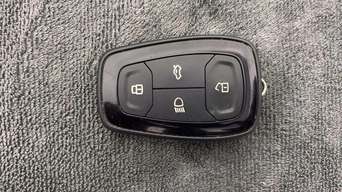2020 Tata NEXON XZ PLUS DIESEL SUNROOF, Diesel, Manual, 75,669 km, Key Close Up