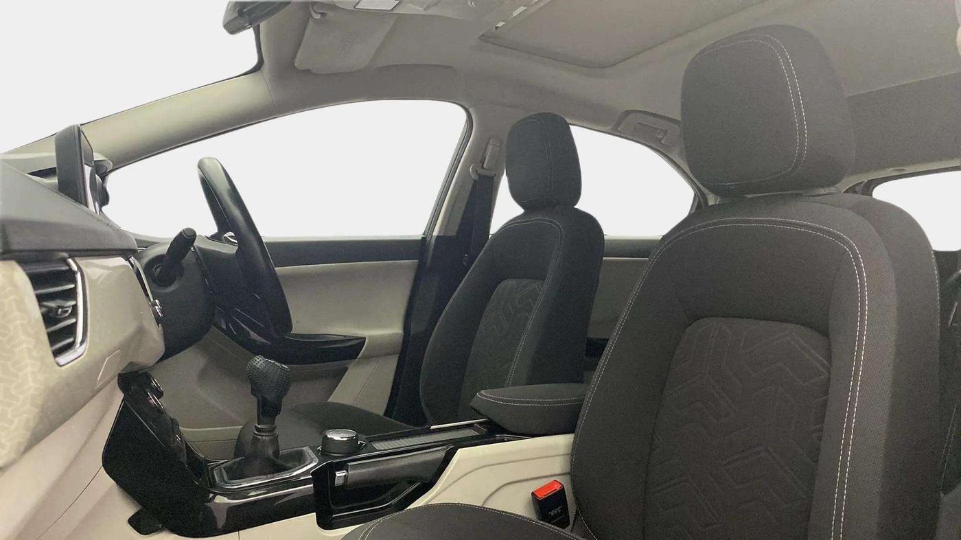 2020 Tata NEXON XZ PLUS DIESEL SUNROOF, Diesel, Manual, 75,669 km, Right Side Front Door Cabin