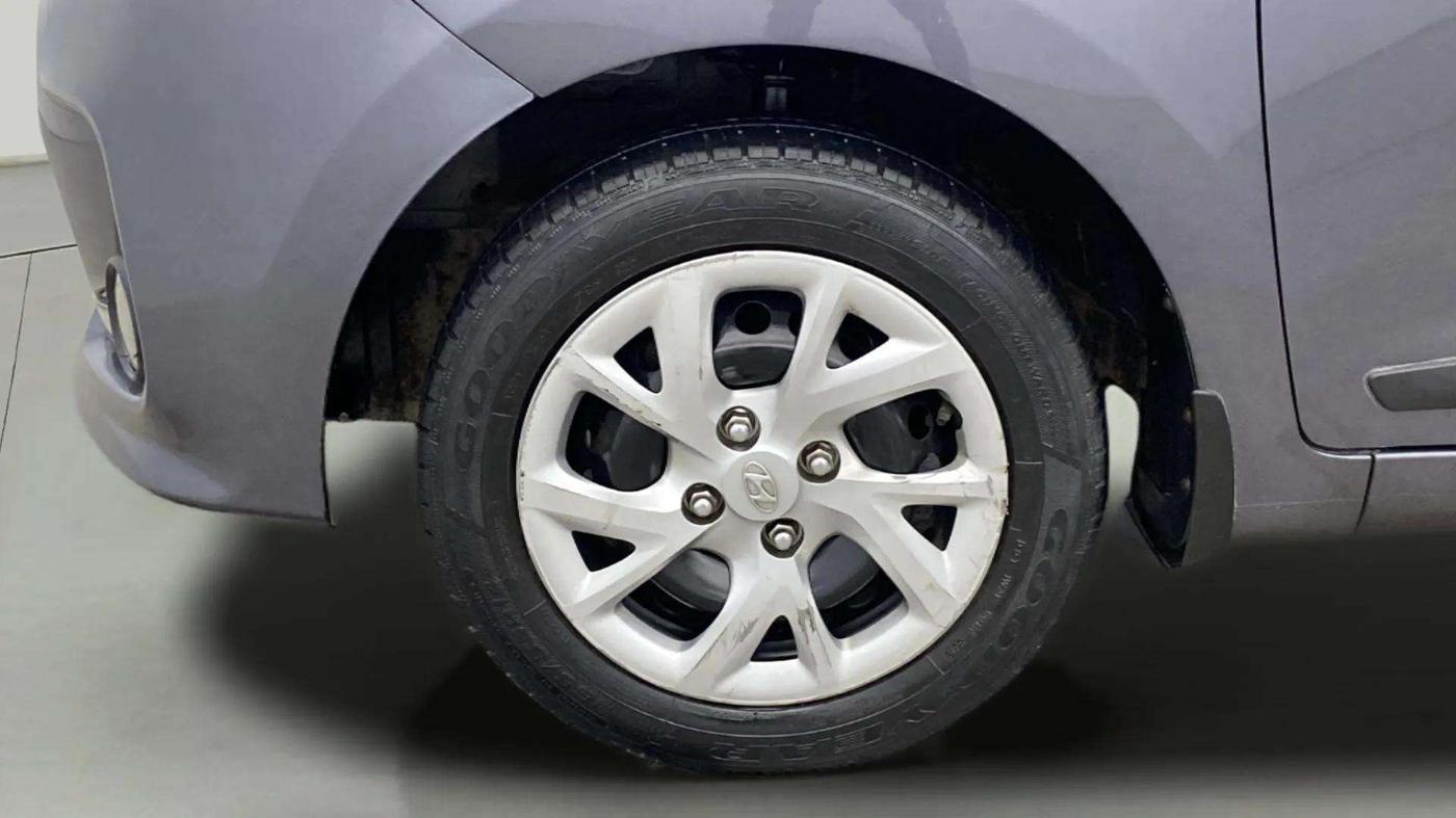2018 Hyundai Grand i10 SPORTZ 1.2 KAPPA VTVT, Petrol, Manual, 25,679 km, Left Front Wheel