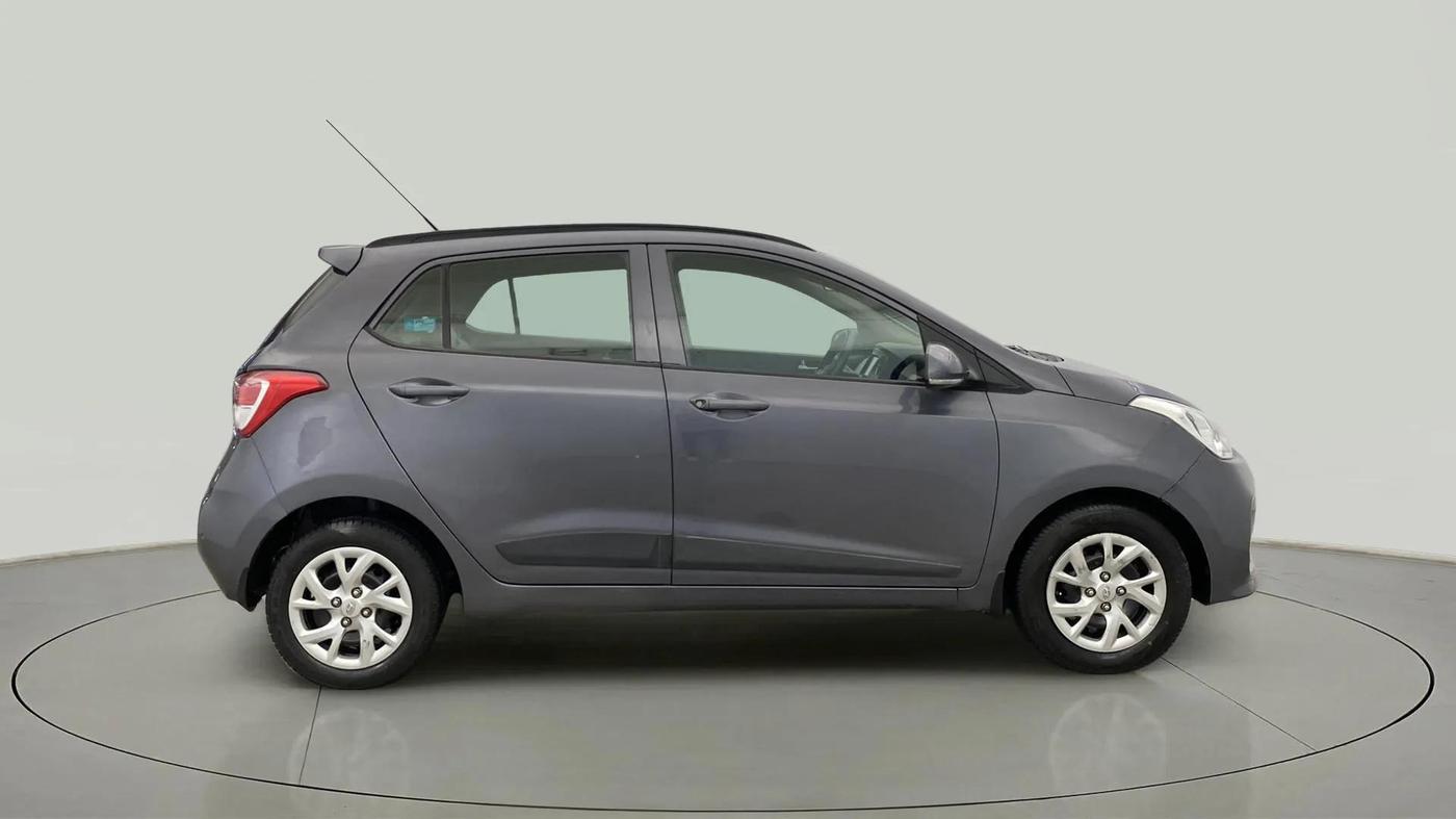 2018 Hyundai Grand i10 SPORTZ 1.2 KAPPA VTVT, Petrol, Manual, 25,679 km, Right Side View