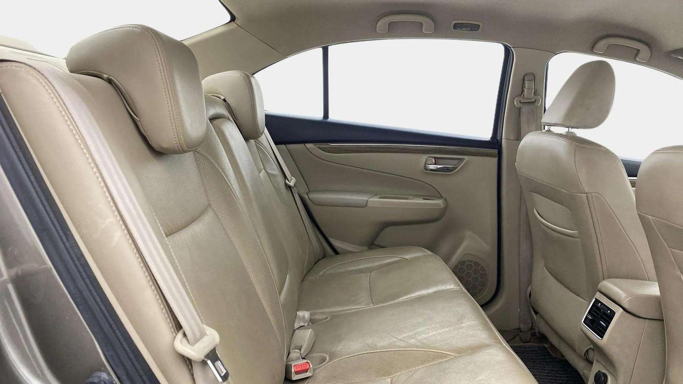 2019 Maruti Ciaz ALPHA DIESEL 1.5, Diesel, Manual, 86,180 km, Right Side Rear Door Cabin