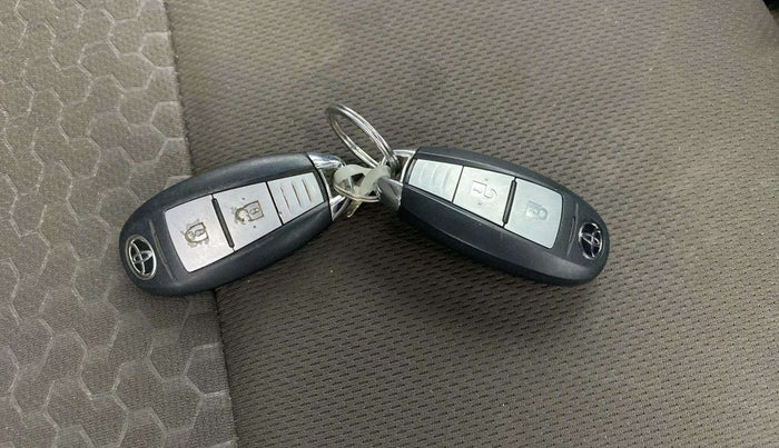 2020 Toyota URBAN CRUISER PREMIUM GRADE AT, Petrol, Automatic, 66,016 km, Key Close Up
