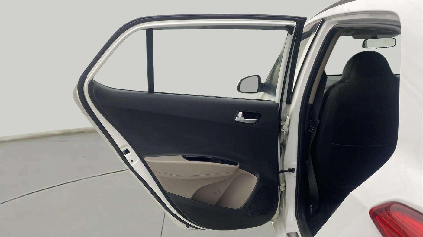 2018 Hyundai Grand i10 SPORTZ AT 1.2 KAPPA VTVT, Petrol, Automatic, 30,046 km, LHS Rear Door