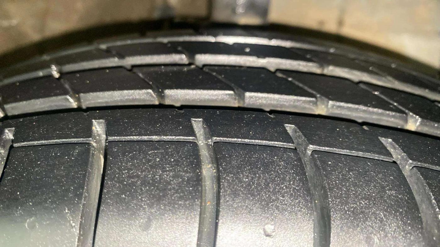 2018 Hyundai Grand i10 SPORTZ AT 1.2 KAPPA VTVT, Petrol, Automatic, 30,046 km, Right Front Tyre Tread