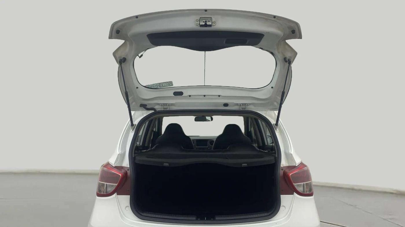 2018 Hyundai Grand i10 SPORTZ AT 1.2 KAPPA VTVT, Petrol, Automatic, 30,046 km, Boot Door Open