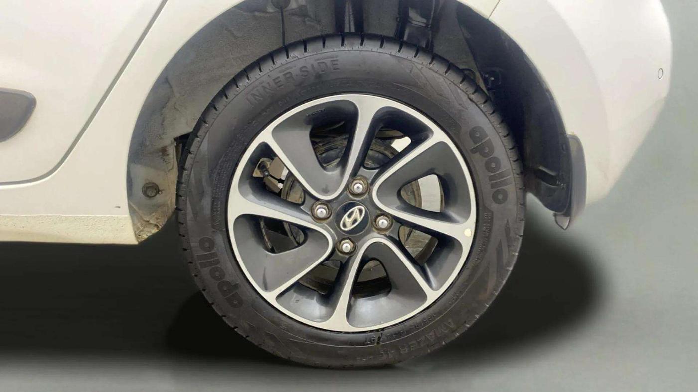 2018 Hyundai Grand i10 SPORTZ AT 1.2 KAPPA VTVT, Petrol, Automatic, 30,046 km, Left Rear Wheel