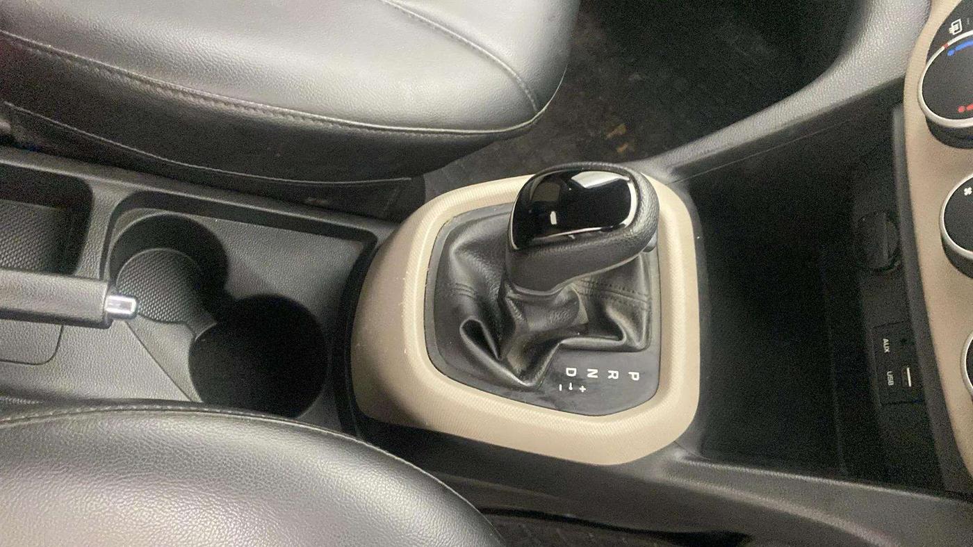 2018 Hyundai Grand i10 SPORTZ AT 1.2 KAPPA VTVT, Petrol, Automatic, 30,046 km, Gear Lever