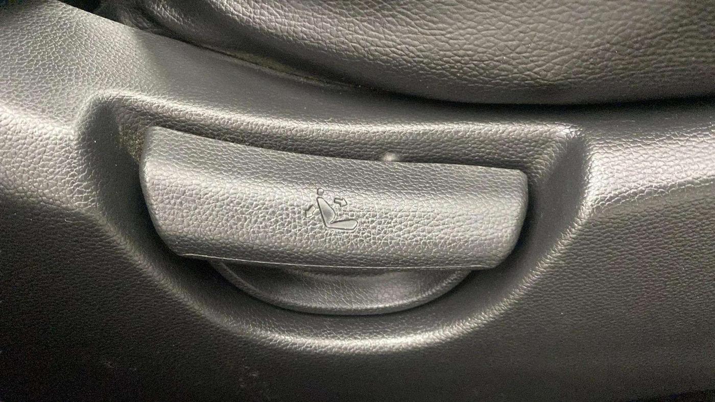 2018 Hyundai Grand i10 SPORTZ AT 1.2 KAPPA VTVT, Petrol, Automatic, 30,046 km, Driver Side Adjustment Panel