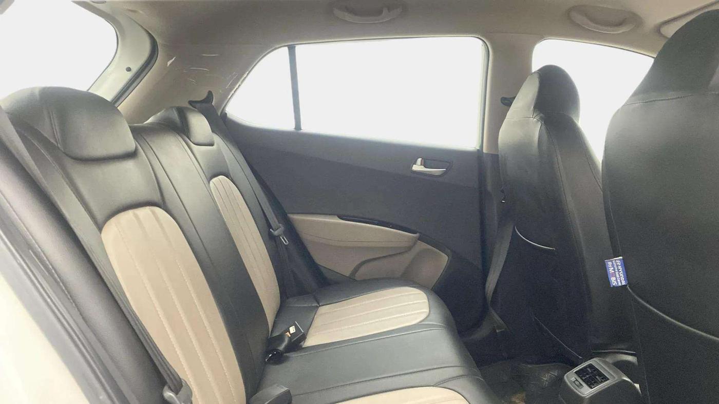 2018 Hyundai Grand i10 SPORTZ AT 1.2 KAPPA VTVT, Petrol, Automatic, 30,046 km, Right Side Rear Door Cabin
