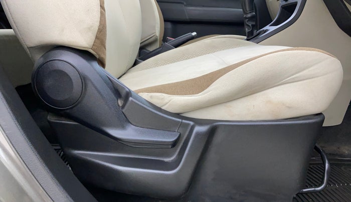 2019 Maruti New Wagon-R ZXI 1.2, Petrol, Manual, 4,694 km, Driver Side Adjustment Panel